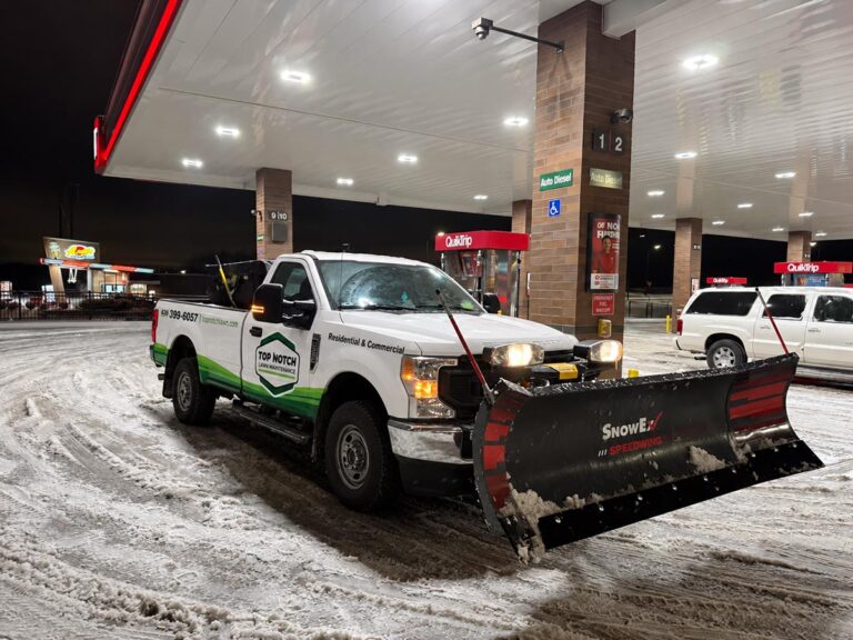 Commercial Snow Removal in Hazelwood, Florissant, Earth City, Bridgeton, Old Jamestown, Black Jack, and St. Louis